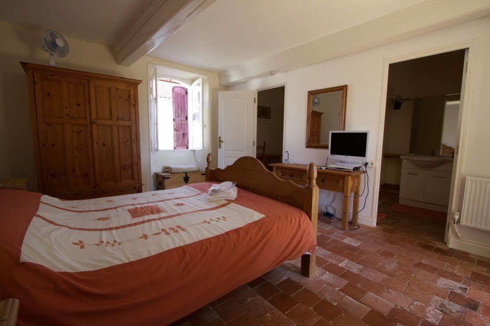 Bed and Breakfast Ancienne Ecole Cazaux-Villecomtal Exteriér fotografie